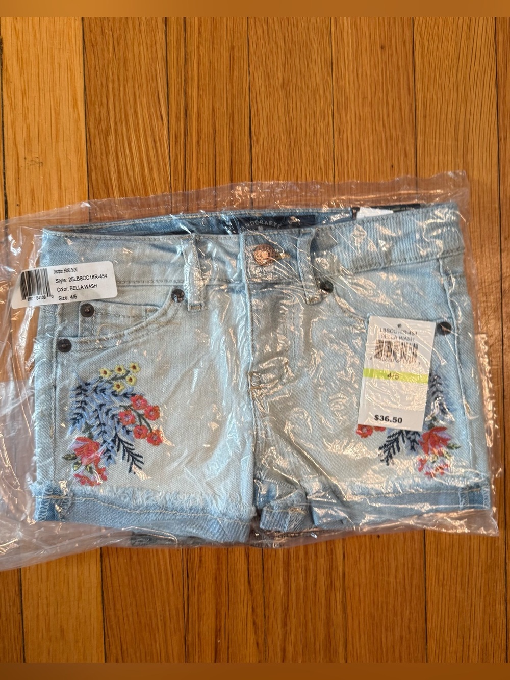 NWT Lucky Brand floral embroidered jean shorts girls size 4/5